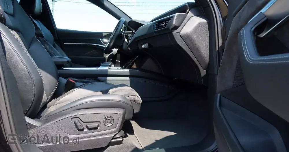 AUDI E-tron 50 quattro S line