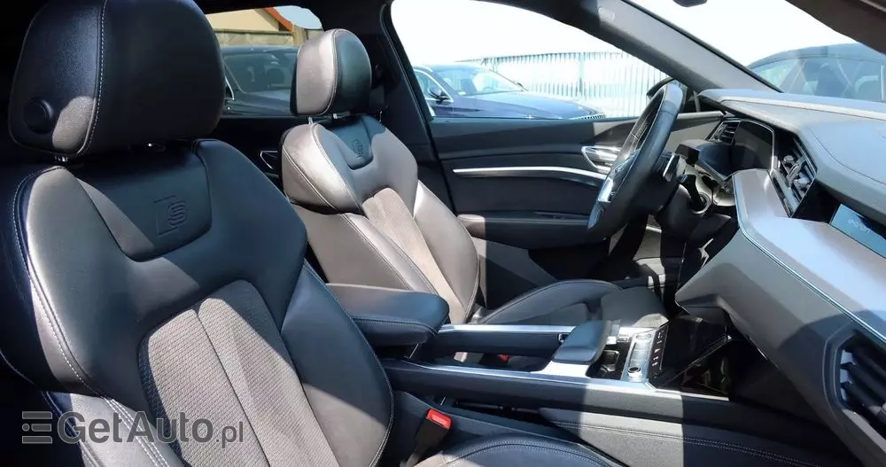 AUDI E-tron 50 quattro S line