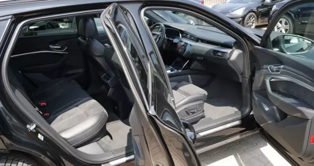 AUDI E-tron 50 quattro S line