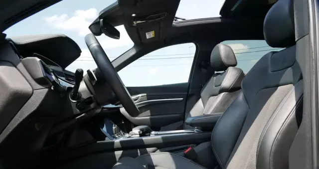 AUDI E-tron 50 quattro S line