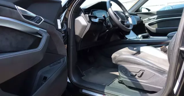 AUDI E-tron 50 quattro S line