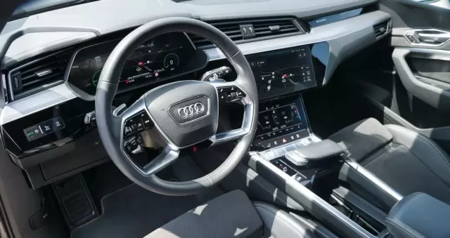 AUDI E-tron 50 quattro S line