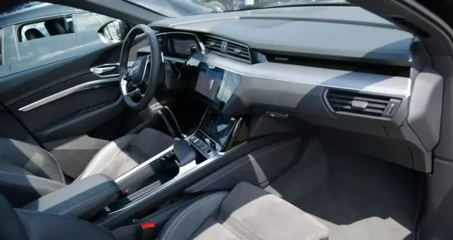 AUDI E-tron 50 quattro S line