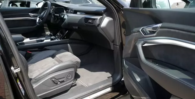 AUDI E-tron 50 quattro S line