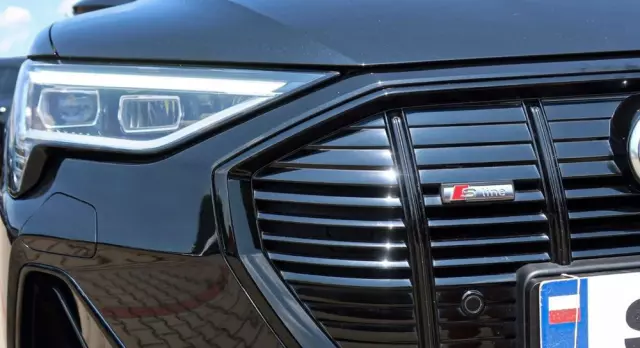 AUDI E-tron 50 quattro S line