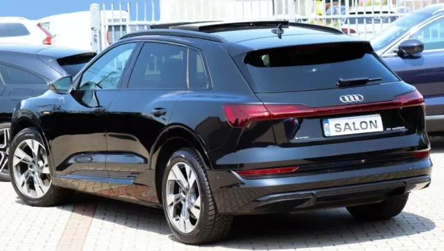 AUDI E-tron 50 quattro S line