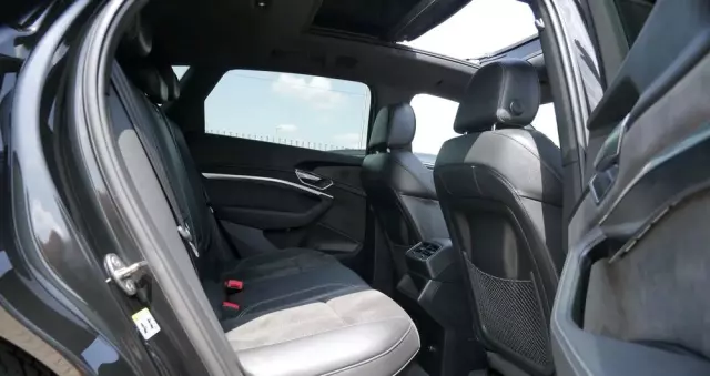 AUDI E-tron 50 quattro S line