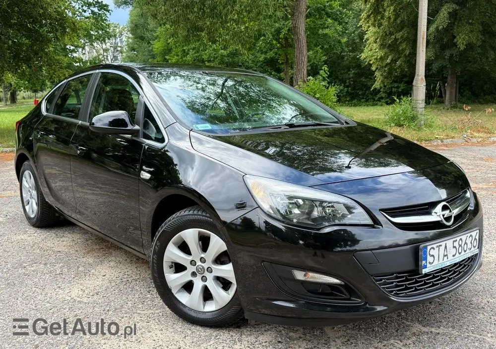 OPEL Astra 1.4 T Essentia