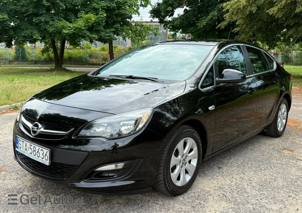OPEL Astra 1.4 T Essentia
