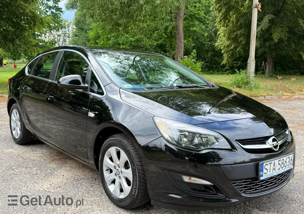 OPEL Astra 1.4 T Essentia