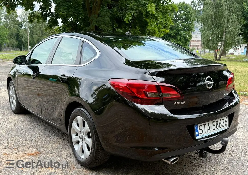 OPEL Astra 1.4 T Essentia