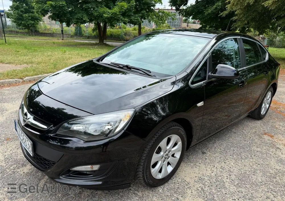 OPEL Astra 1.4 T Essentia