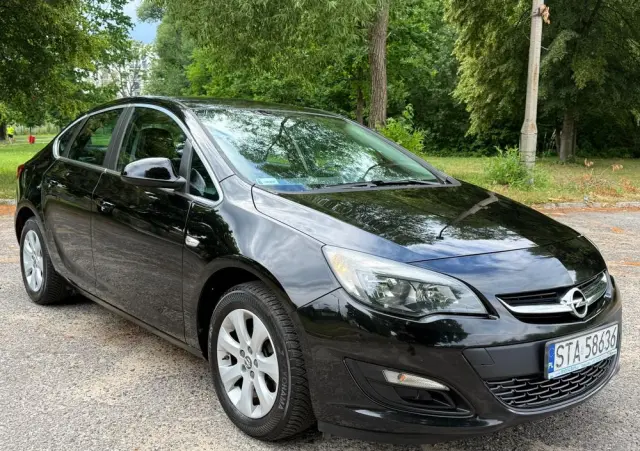 OPEL Astra 1.4 T Essentia