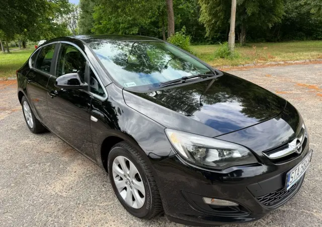 OPEL Astra 1.4 T Essentia