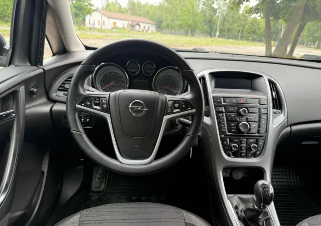 OPEL Astra 1.4 T Essentia