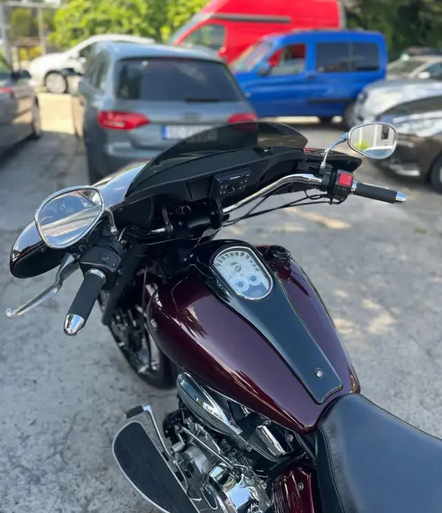 YAMAHA XV 1900A Midnight Star 