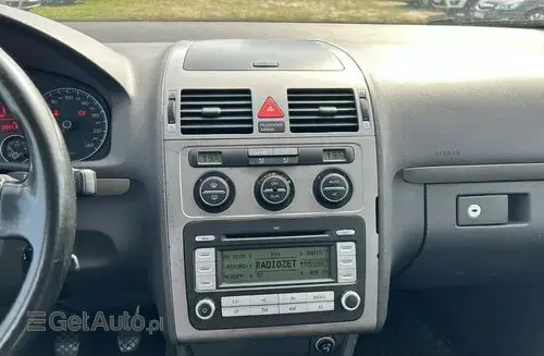 VOLKSWAGEN Touran 