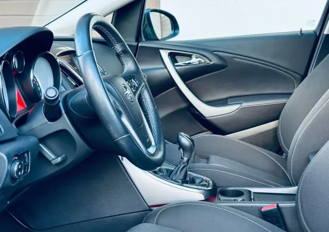 OPEL Astra 1.7 CDTI DPF Cosmo