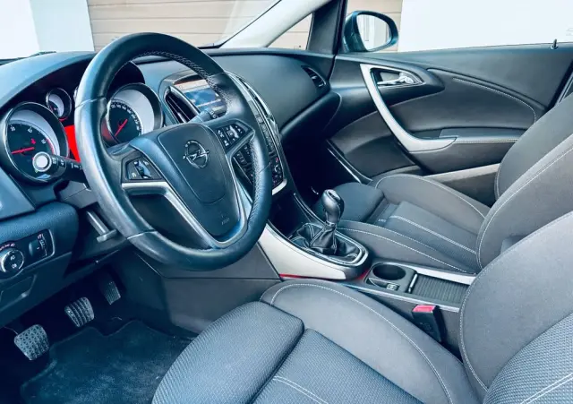 OPEL Astra 1.7 CDTI DPF Cosmo