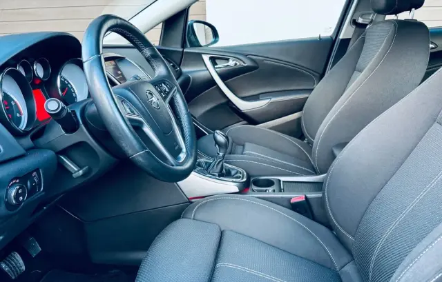 OPEL Astra 1.7 CDTI DPF Cosmo