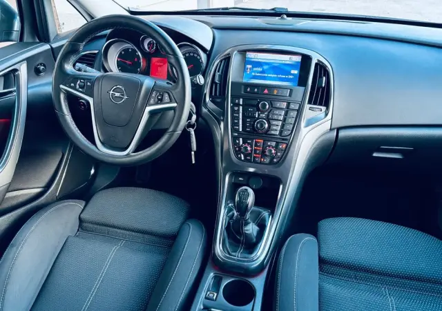 OPEL Astra 1.7 CDTI DPF Cosmo