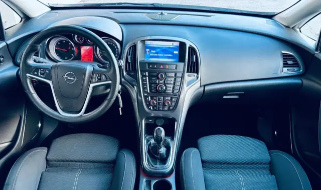 OPEL Astra 1.7 CDTI DPF Cosmo