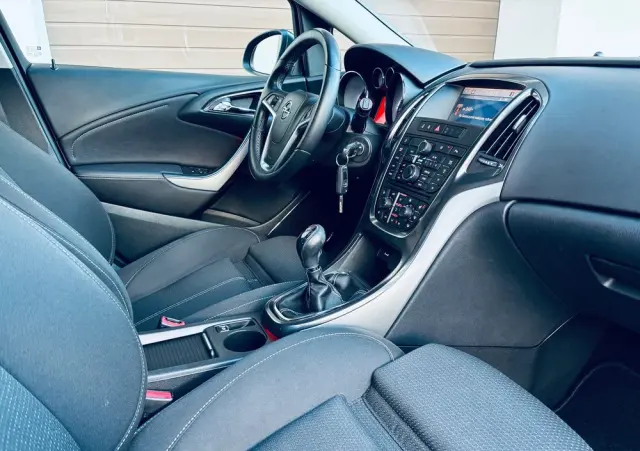 OPEL Astra 1.7 CDTI DPF Cosmo