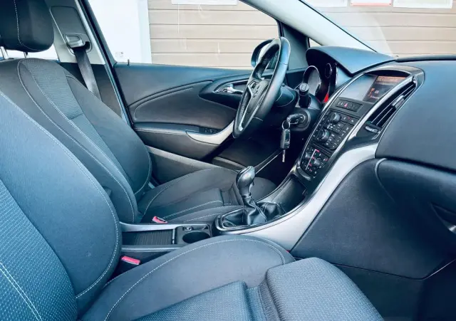 OPEL Astra 1.7 CDTI DPF Cosmo