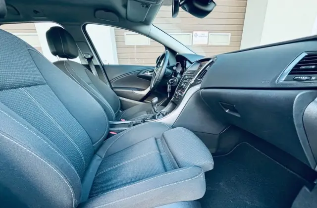 OPEL Astra 1.7 CDTI DPF Cosmo