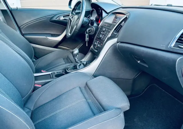 OPEL Astra 1.7 CDTI DPF Cosmo