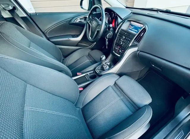 OPEL Astra 1.7 CDTI DPF Cosmo