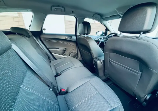 OPEL Astra 1.7 CDTI DPF Cosmo