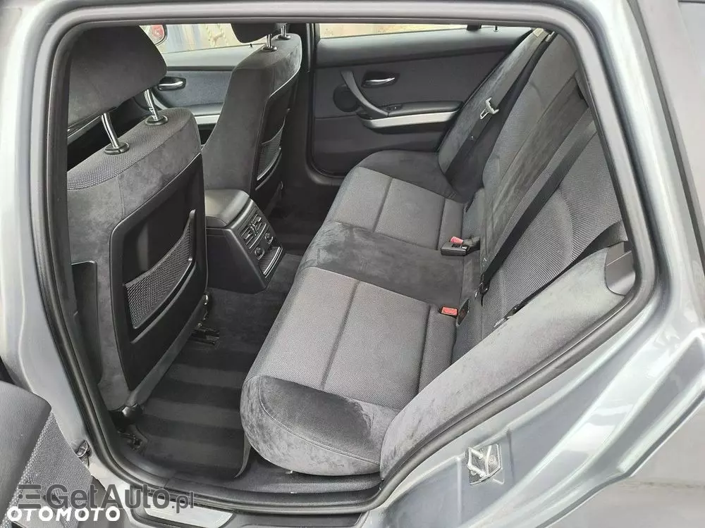 BMW Seria 3 320d Efficient Dynamics Sport Line shadow