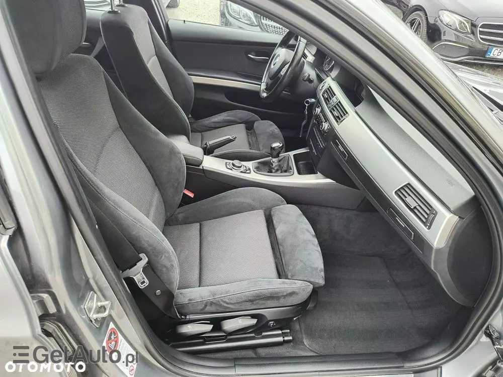 BMW Seria 3 320d Efficient Dynamics Sport Line shadow