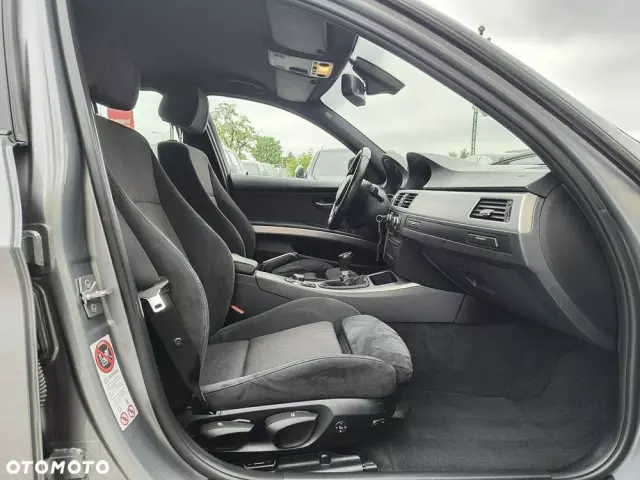 BMW Seria 3 320d Efficient Dynamics Sport Line shadow