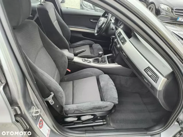 BMW Seria 3 320d Efficient Dynamics Sport Line shadow