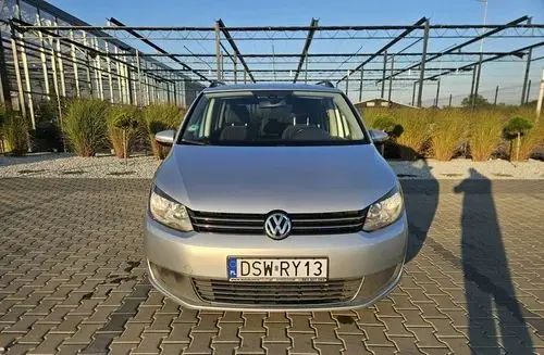 VOLKSWAGEN Touran 