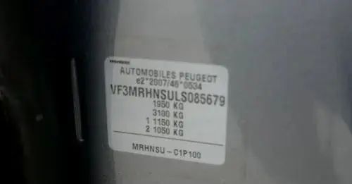 PEUGEOT 3008 