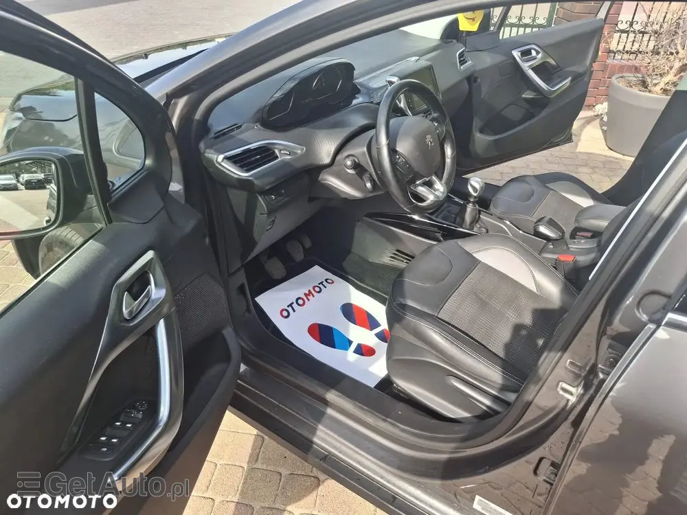 PEUGEOT 2008 PureTech 130 Allure Pack