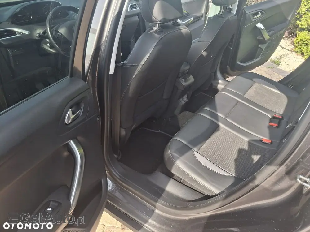 PEUGEOT 2008 PureTech 130 Allure Pack