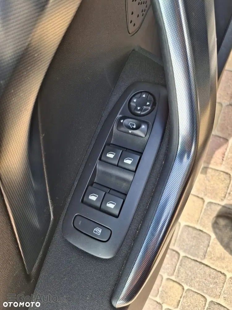 PEUGEOT 2008 PureTech 130 Allure Pack