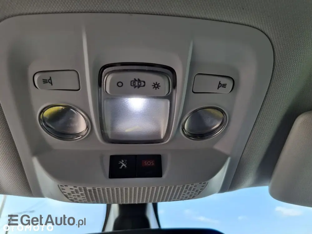 PEUGEOT 2008 PureTech 130 Allure Pack