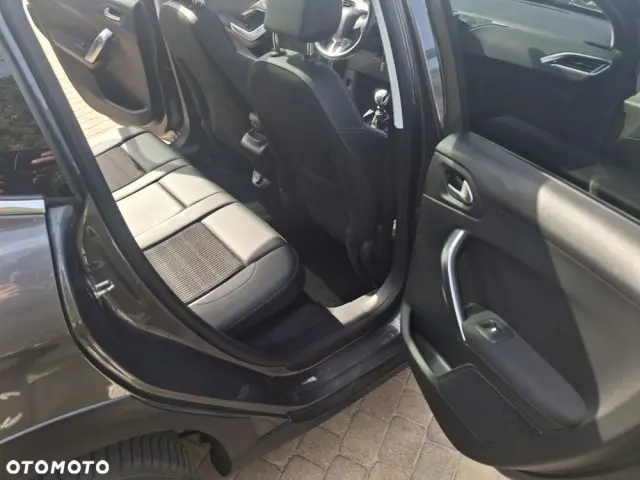 PEUGEOT 2008 PureTech 130 Allure Pack