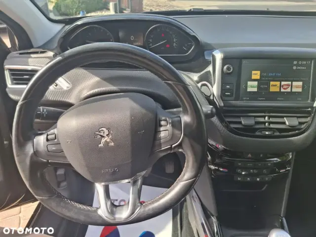 PEUGEOT 2008 PureTech 130 Allure Pack