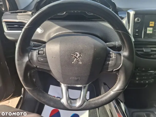PEUGEOT 2008 PureTech 130 Allure Pack