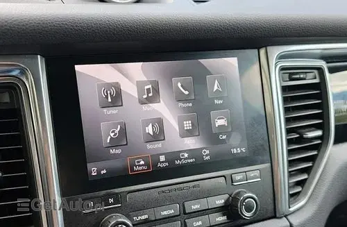 PORSCHE Macan 