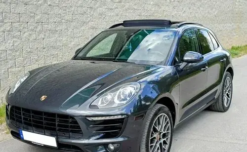 PORSCHE Macan 