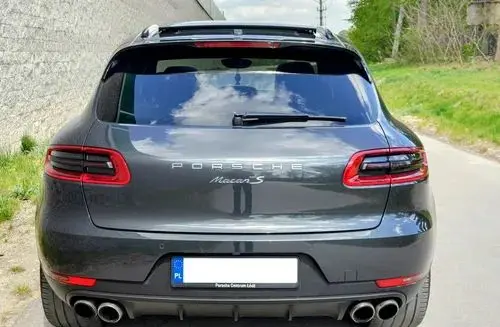 PORSCHE Macan 