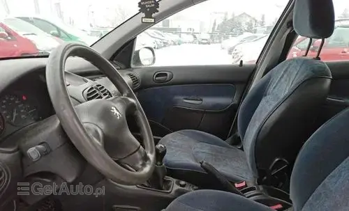 PEUGEOT 206 