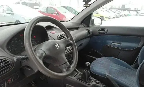 PEUGEOT 206 